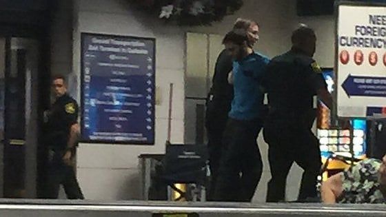 Florida, spari in aeroporto: 5 morti. Arrestato il killer, americano con problemi mentali