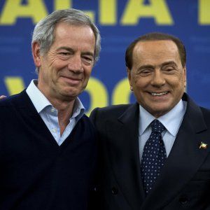 Forza Italia, gli ultimi big avvisano Silvio: "A giugno ci sarà la scissione"