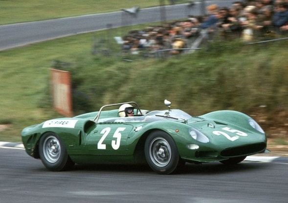 Livrea #37, ispirata alla Ferrari 365 P2 del 1965