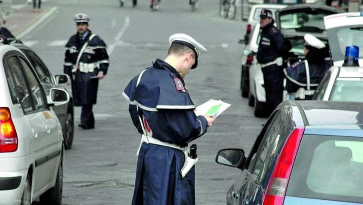 Boom di multe in città, 68 milioni in 8 mesi. Aduc, Comune nel mirino