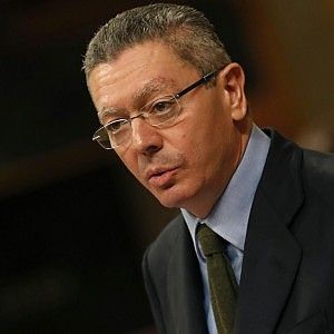 Spagna, controriforma sull'aborto. Rajoy promette: "Difender&oacute; la vita"