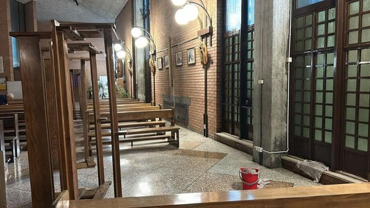 Milano, dopo il nubifragio si contano i danni: allagate al Gratosoglio la parrocchia e la Casa delle associazioni. Ripristinate le corse Atm