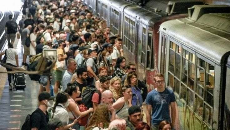 Vesuviana bocciata in Regione: “Non si può avere un servizio così”