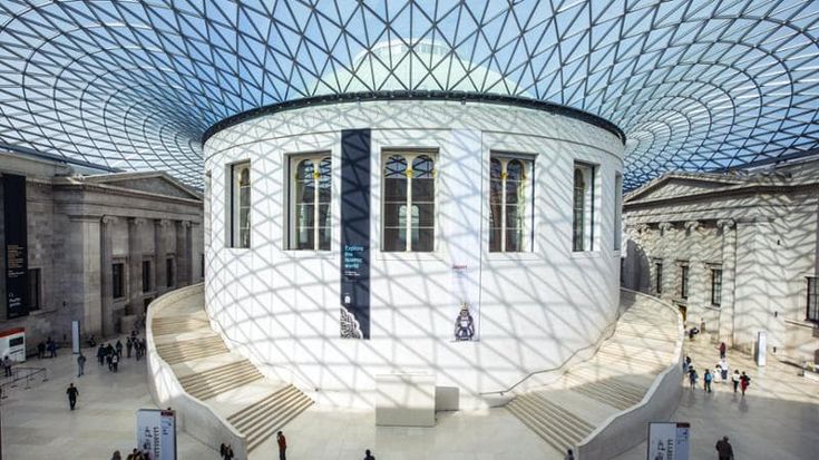 Londra, furti al British Museum: licenziato un famoso curatore di mostre d’arte