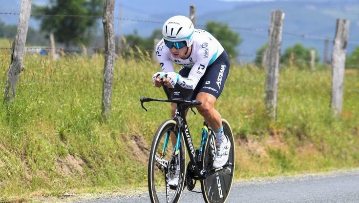 Ciclismo, Giro del Delfinato: Lutsenko vince la crono, Postlberger resta in giallo per un secondo