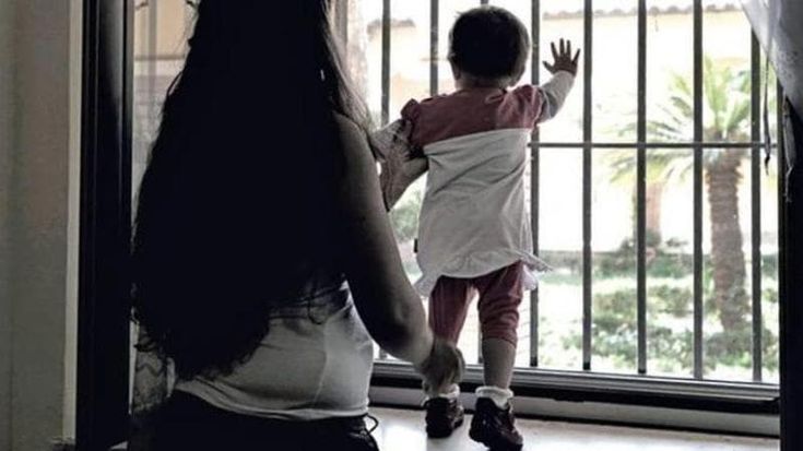 La vita di tre bimbi tra i 15 mesi e i 4 anni costretti a crescere in carcere con le mamme