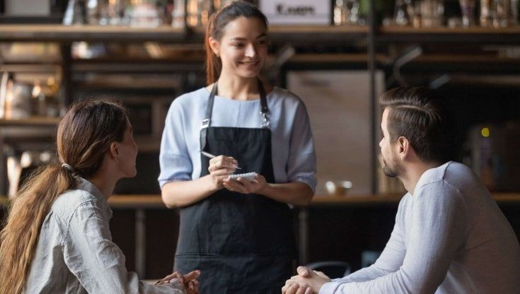Calano le attività ristorative registrate alle Camere di Commercio: è la prima volta in 10 anni