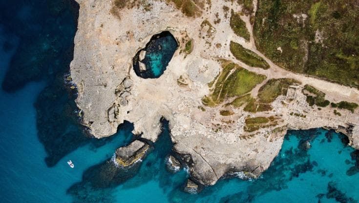 La Grotta della poesia gestita dai privati, il business spacca il Salento. “Quel tesoro è pubblico”