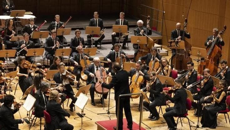 Suoni da maestri, le bacchette magiche di Gatti e Gardiner al Manzoni