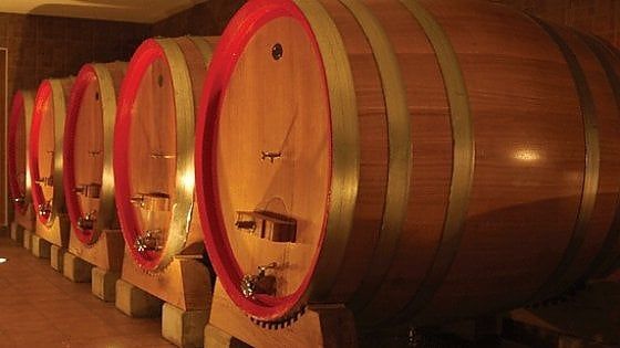La Bottiglia: se la terra è povera e bianca, il rosso è ricco