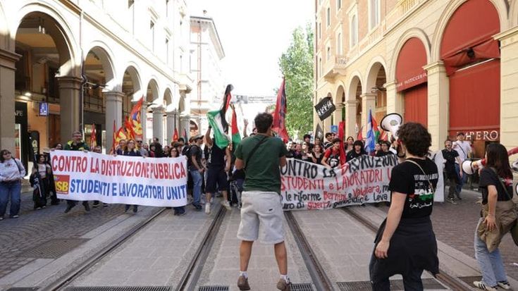 Tante parole, pochi soldi, zero idee: così l’Italia dimentica scuola e formazione