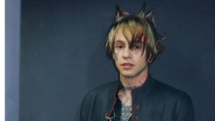 Pedina e minaccia l’ex ragazza al concerto di Chiello: stalker arrestato durante lo show