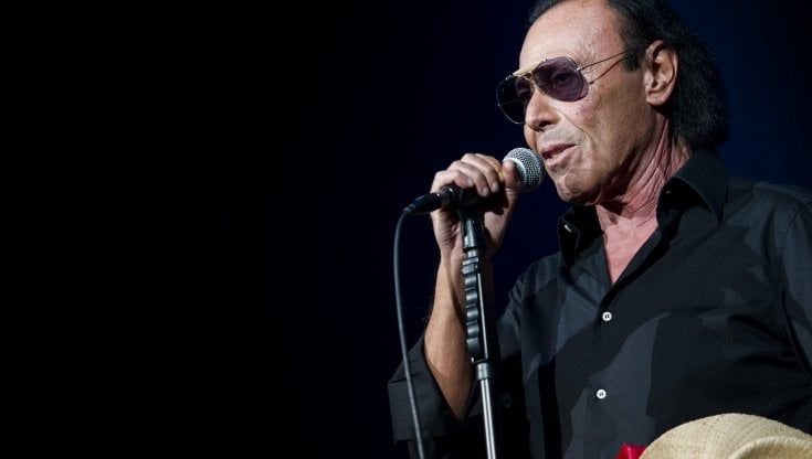Castellammare, concerto gratuito di Antonello Venditti sull'arenile il 7 dicembre