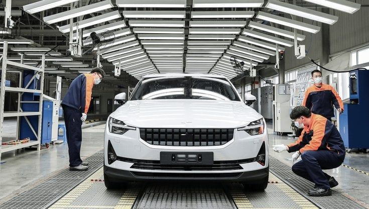 Geely attacca Tesla, la sfida elettrica tutta cinese della proprietaria di Volvo