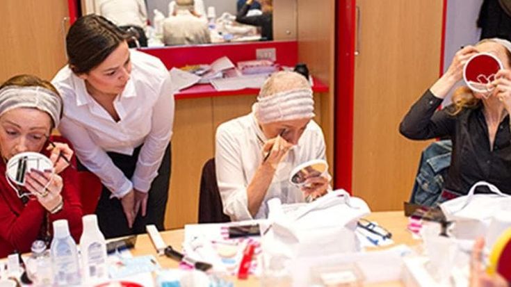 Donne in terapia oncologica: il sostegno nei laboratori di bellezza de “La forza e il sorriso”