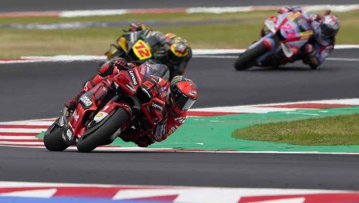 MotoGp Misano, poker Ducati davanti a Quartararo. Bagnaia penalizzato, perderà tre posizioni