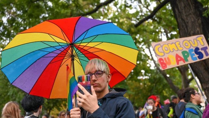 Slovenia, approvata la legge per legalizzare il matrimonio e le adozioni gay