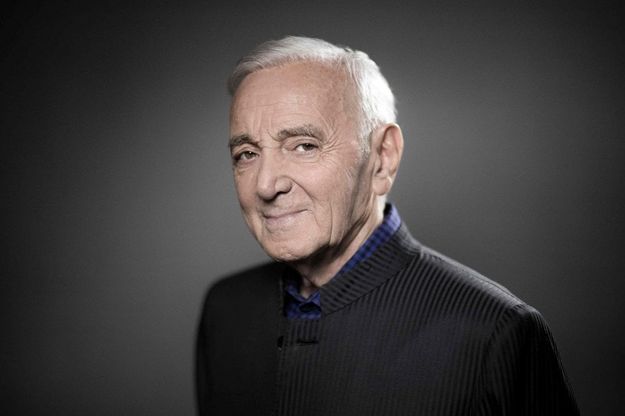 Addio a Charles Aznavour, l'eclettico cantautore che conquistò il mondo