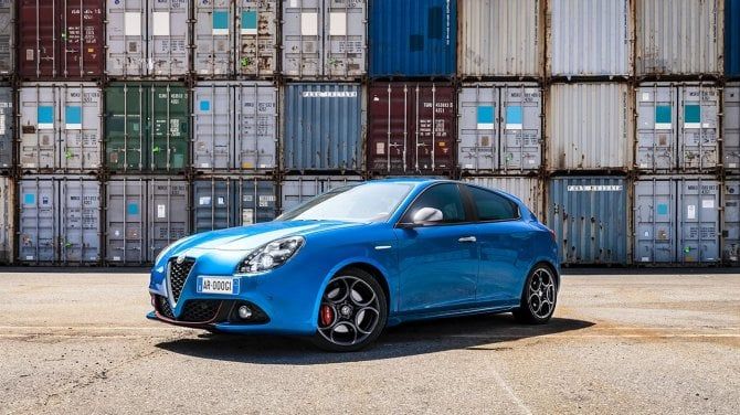 Alfa Romeo Giulietta Pack Tech e Pack Carbon Look 