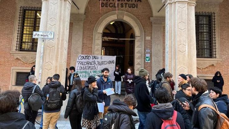 I ricercatori bocciano la riforma Bernini: “Ci renderà ancora più precari”