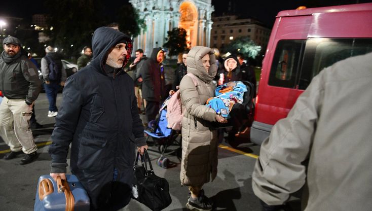 Genova, arrivato il primo pullman di profughi ucraini