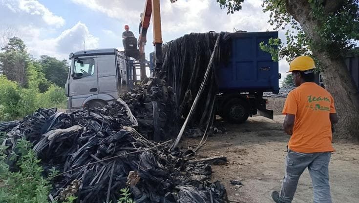 Villa Literno, il Consorzio Polieco e il commissario Vadalà ripuliscono i campi dalle plastiche