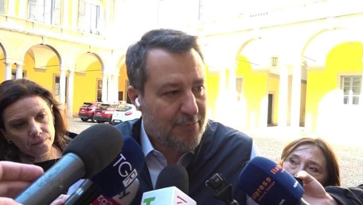 Protesta autotrasportatori, Salvini: "Basta minacce e sequestri, i blocchi stradali sono reato"