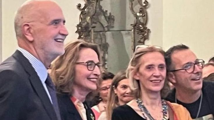 Una festa in ambasciata per celebrare la libraia italiana di Londra