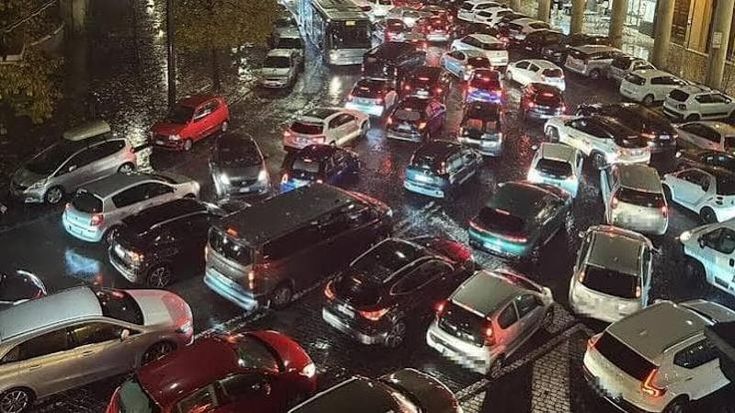 Povertà e trasporti, una famiglia italiana su cinque fatica a sostenere il costo della mobilità
