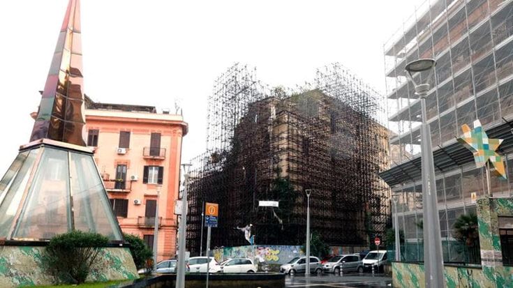 Napoli, a Materdei convento ingabbiato da 45 anni per il terremoto dell’80: “Può crollare”