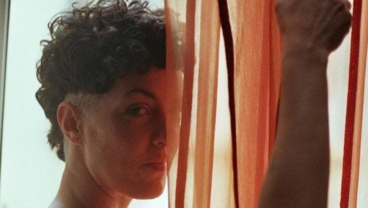 Esce “Enigmistica”, l’album di Simona Norato tra elettronica e narrazione