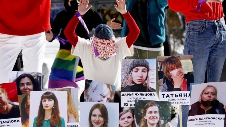 Bielorussia, ondata di arresti e perquisizioni: nel mirino giornalisti e attivisti per i diritti umani
