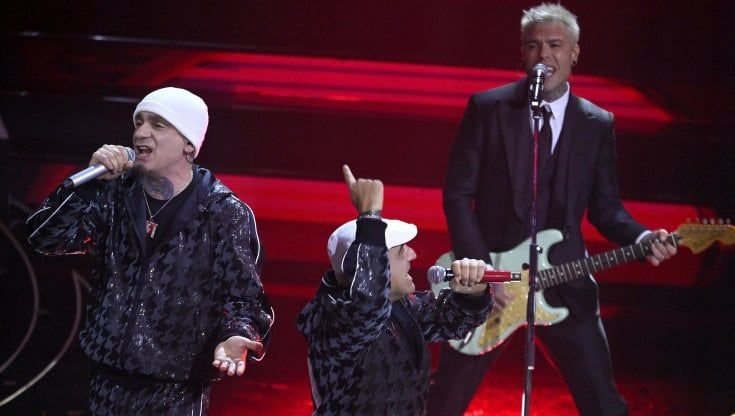 Caso Fedez, Fratelli d'Italia contro Sanremo: "Killeraggio politico. Cannabis mai legale". Il Pd: "Aria di Minculpop"