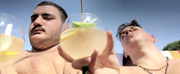 'Selfie', amicizia e camorra nel cellulare. Il regista: "Gli attori, il realismo che fa impallidire i sociologi"