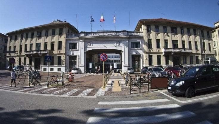 Tre giorni in barella per un letto in reparto, odissea per 40 pazienti delle Molinette