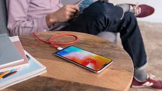 Arriva OnePlus 6: "Lo smartphone più potente e alla metà del costo degli altri"