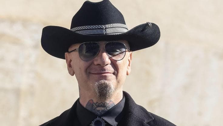 “Italia starter pack”. Il testo della canzone di J-Ax al Festival di Sanremo 2026