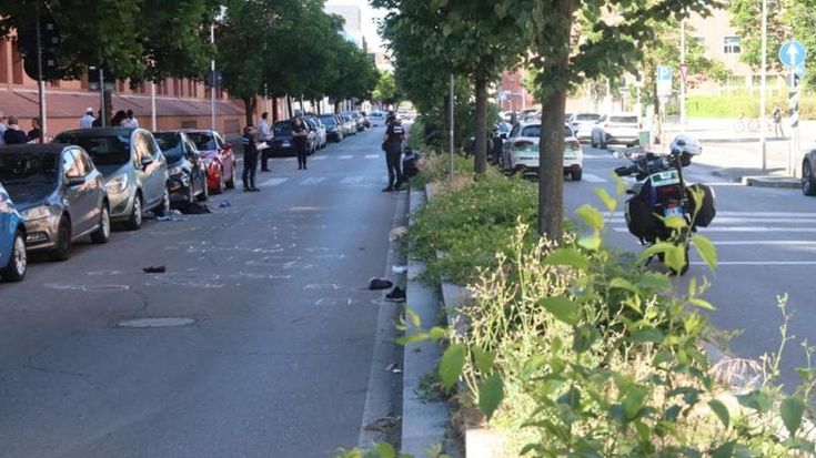 Coppia travolta in viale Pirelli, rabbia nel quartiere:“Qui vanno forte, non sarà l’ultima volta”