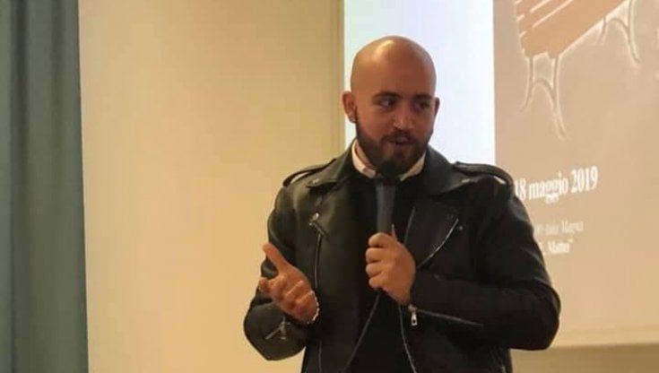 "Chiamatemi con il nome di mia madre, uccisa dal suo ex marito: ho cambiato cognome perché quello non è più mio padre"