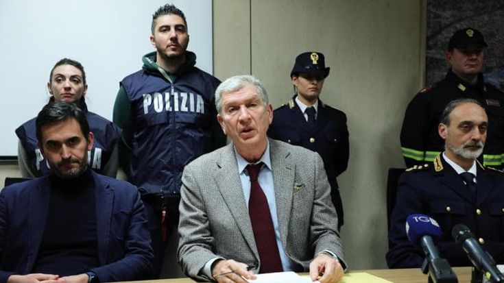 I giornalisti contro il procuratore, “Bavaglio alle notizie”. Lui si difende: “Rispetto la legge”