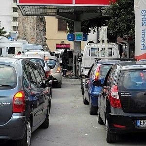 Carburanti in discesa alla pompa di benzina