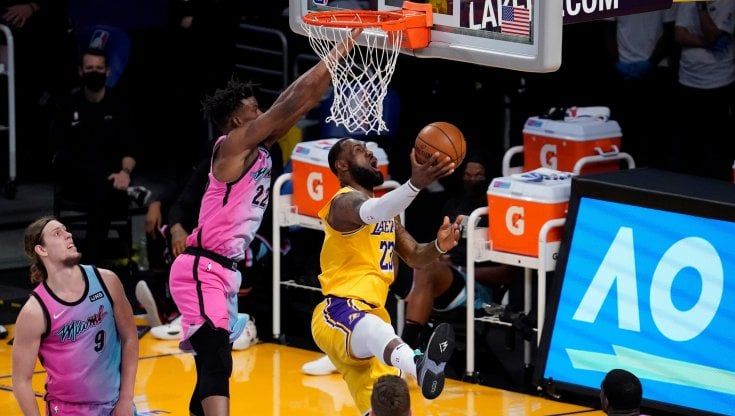 Basket Nba: Miami beffa i Lakers, Phoenix sul velluto. LaVine trascina i Bulls