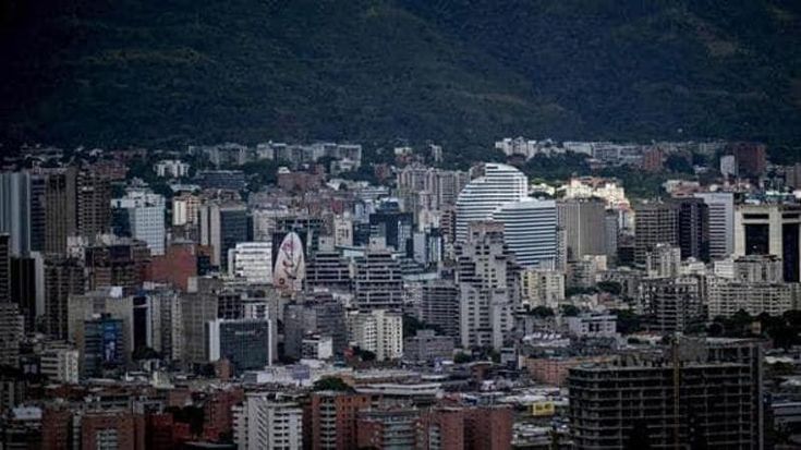 Gli italiani in Venezuela chiusi in casa: “Facciamo scorte, temiamo il secondo attacco”