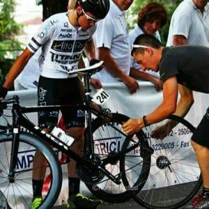 Ciclismo, Giro d'Italia Under 23 tra libri e bici, il ragazzo e lo scrittore a confronto: Stefano Casiraghi e Leopardi