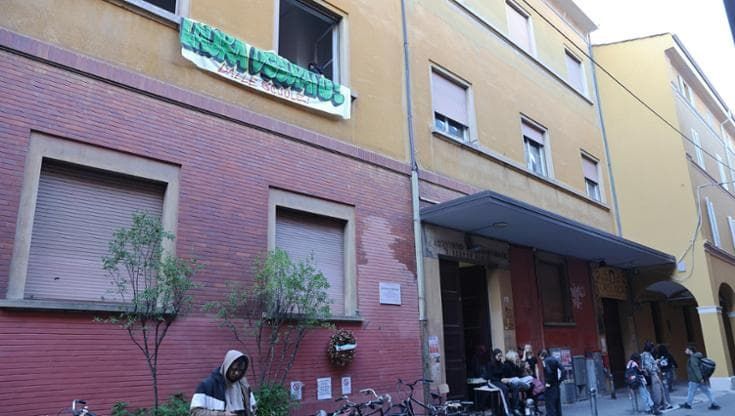Liceo Laura Bassi, occupazione finita. Ma è giallo sui danni all’interno delle aule