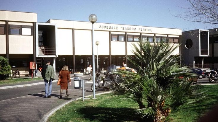 Neonato morto al Pertini nel letto della mamma. I pm chiudono il caso: “Lei e le infermiere non hanno alcuna responsabilità”