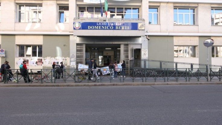 I prof del liceo Berti di Torino bocciano Valditara: "La riforma dei tutor non funziona"