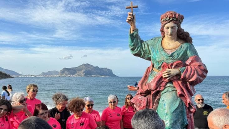 Com’è ribelle Santa Rosalia, un Festino di gioia e colori dal mare alle vie dello Sperone