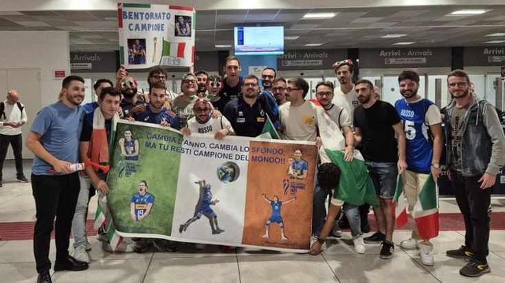 Festa grande a Punta Raisi per l’arrivo del campione del mondo Roberto Russo