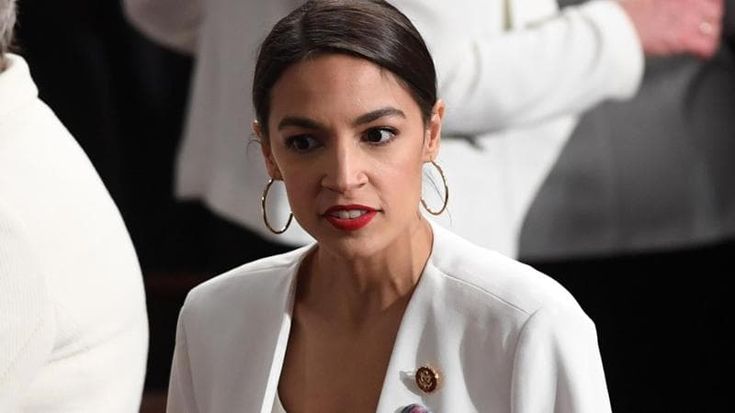 Ocasio-Cortez, orgoglio socialista, attacca ricchi, Ice e data center: “Questa è guerra di classe”